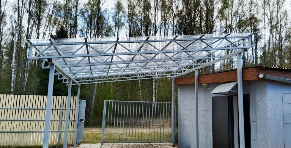 Авнонавес с крышей из прозрачного поликарбоната